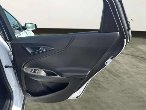 Used 2022 Chevrolet Malibu LT w/ Leather Package image 17