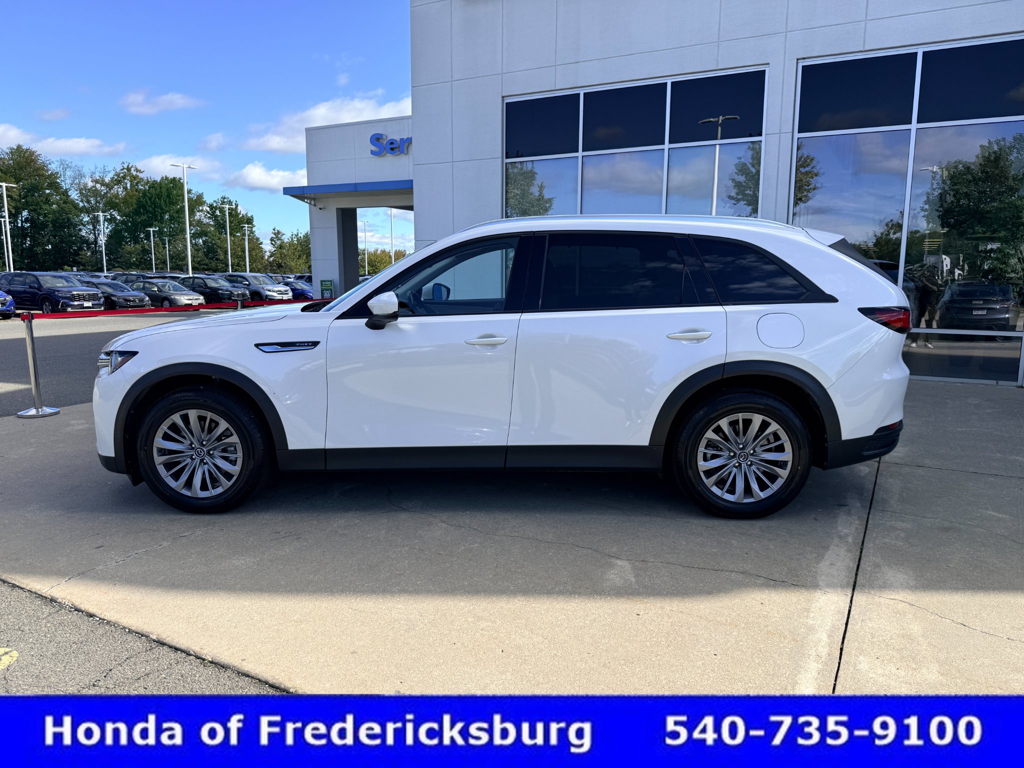 Used 2024 MAZDA CX-90 Plug-In Hybrid w/ Preferred AWD/4WD image 3