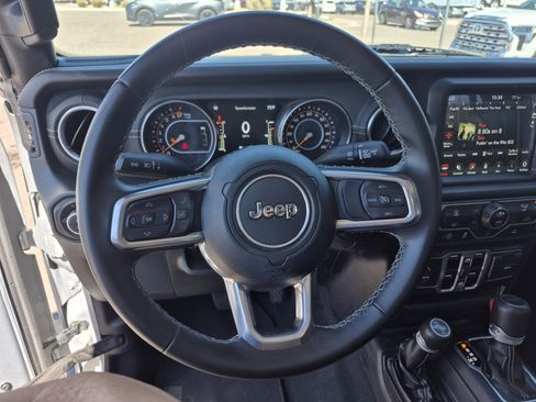 Used 2022 Jeep Gladiator Overland w/ Popular Equipment Package AWD/4WD image 9