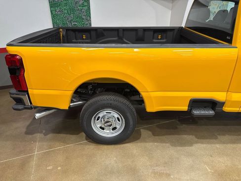 Used 2025 Ford F250 XLT w/ 360-Degree Camera Package image 25