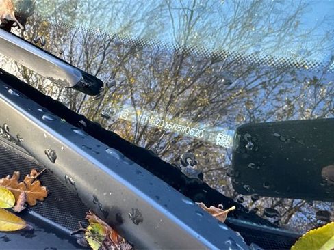 Used 2024 Chevrolet Corvette Stingray Coupe w/ Z51 Performance Package image 9