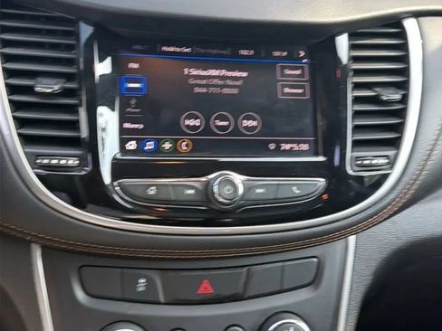 Used 2020 Chevrolet Trax LT AWD/4WD image 39