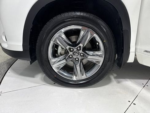 Used 2019 Toyota Highlander Limited Platinum AWD/4WD image 10