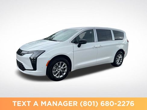 New 2027 Chrysler Pacifica Select AWD/4WD image 1