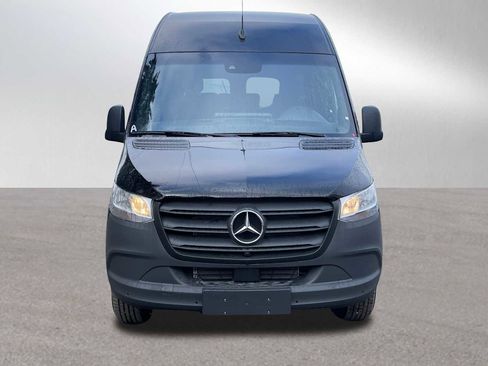 Used 2024 Mercedes-Benz Sprinter 2500 image 3