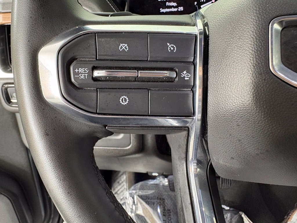 Used 2025 GMC Yukon XL Denali AWD/4WD image 29