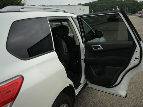 Used 2015 Nissan Pathfinder SV FWD image 46