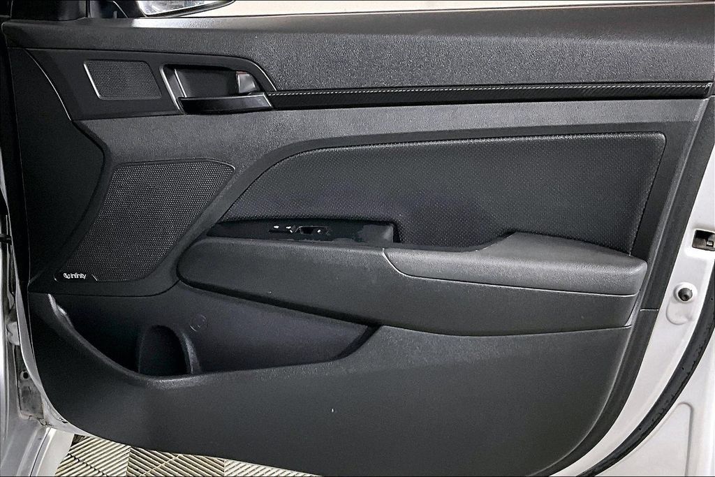 Used 2018 Hyundai Elantra Sport w/ Sport Premium Package 03 FWD image 23