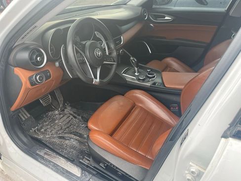 Used 2019 Alfa Romeo Giulia Ti Sport w/ Quick Order Package 22S Sport image 3