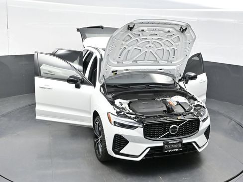 Used 2023 Volvo XC60 T8 Plus AWD/4WD image 38