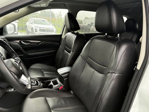 Used 2020 Nissan Rogue SL w/ Premium Package AWD/4WD image 11