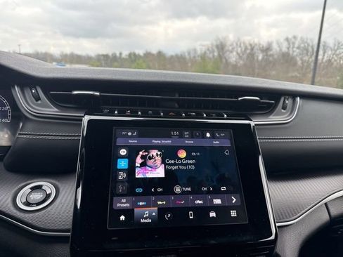 Used 2023 Jeep Grand Cherokee L Laredo image 26