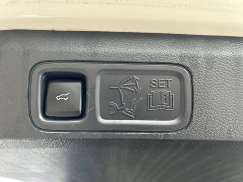 Used 2023 Lincoln Navigator Reserve image 6