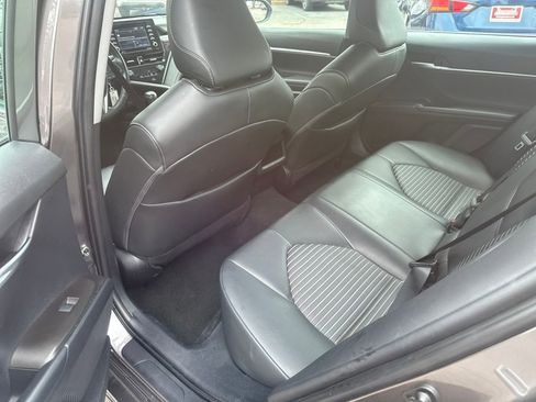 Used 2023 Toyota Camry SE image 18