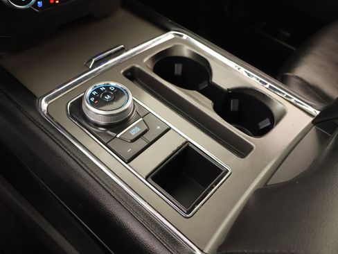 Used 2019 Ford Expedition Max XLT w/ Equipment Group 202A image 9