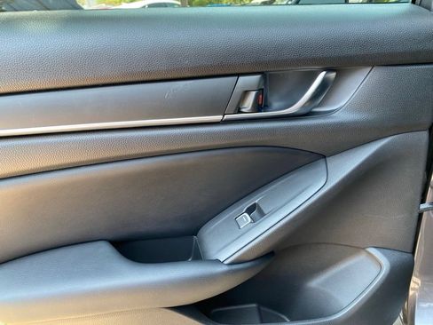 Used 2018 Honda Accord Sport image 31