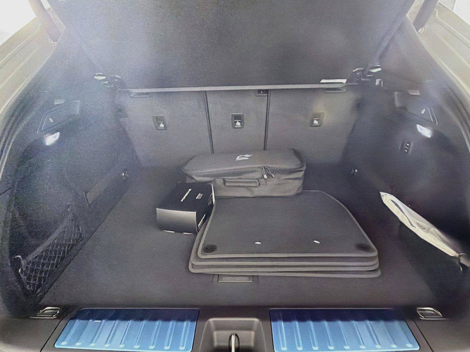 Certified 2026 Porsche Macan Electric RWD image 35