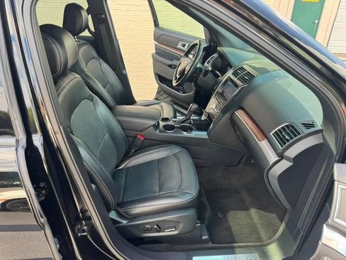 Used 2017 Ford Explorer Limited FWD image 20