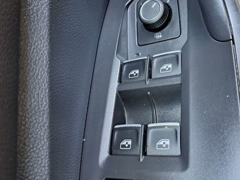 Used 2024 Volkswagen Jetta SE FWD image 16