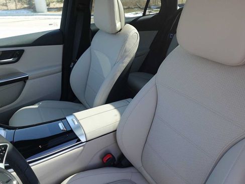 Used 2026 Mercedes-Benz GLC 300 4MATIC image 31