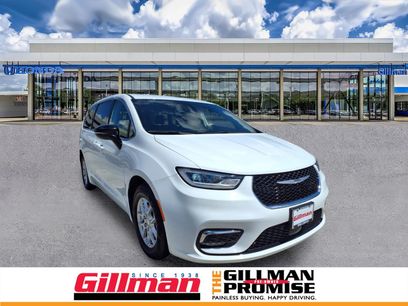 Used 2024 Chrysler Pacifica Touring-L