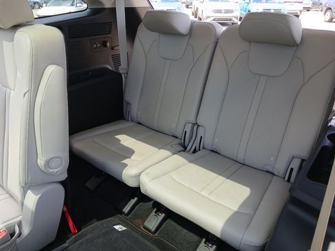 Used 2023 Kia Sorento EX w/ Panoramic Sunroof Package FWD image 23