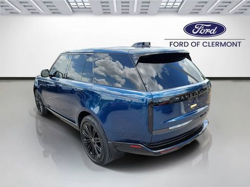 Used 2025 Land Rover Range Rover SE AWD/4WD image 3
