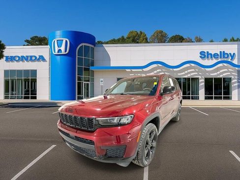 Used 2023 Jeep Grand Cherokee L Laredo AWD/4WD image 4