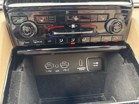 Used 2022 Jeep Grand Cherokee Limited 4xe AWD/4WD image 17