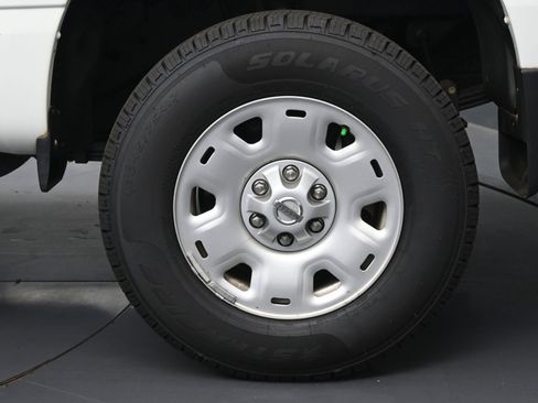 Used 2022 Nissan Titan S image 21