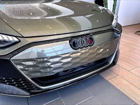Used 2025 Audi RS e-tron GT performance w/ Dynamic Plus Package AWD/4WD image 31