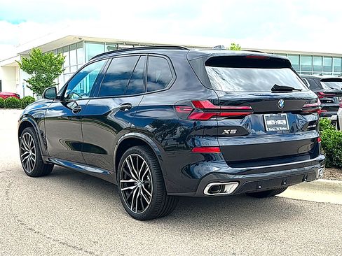 New 2026 BMW X5 xDrive40i w/ M Sport Package AWD/4WD image 6