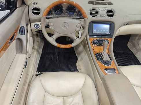 Used 2005 Mercedes-Benz SL 500 image 4