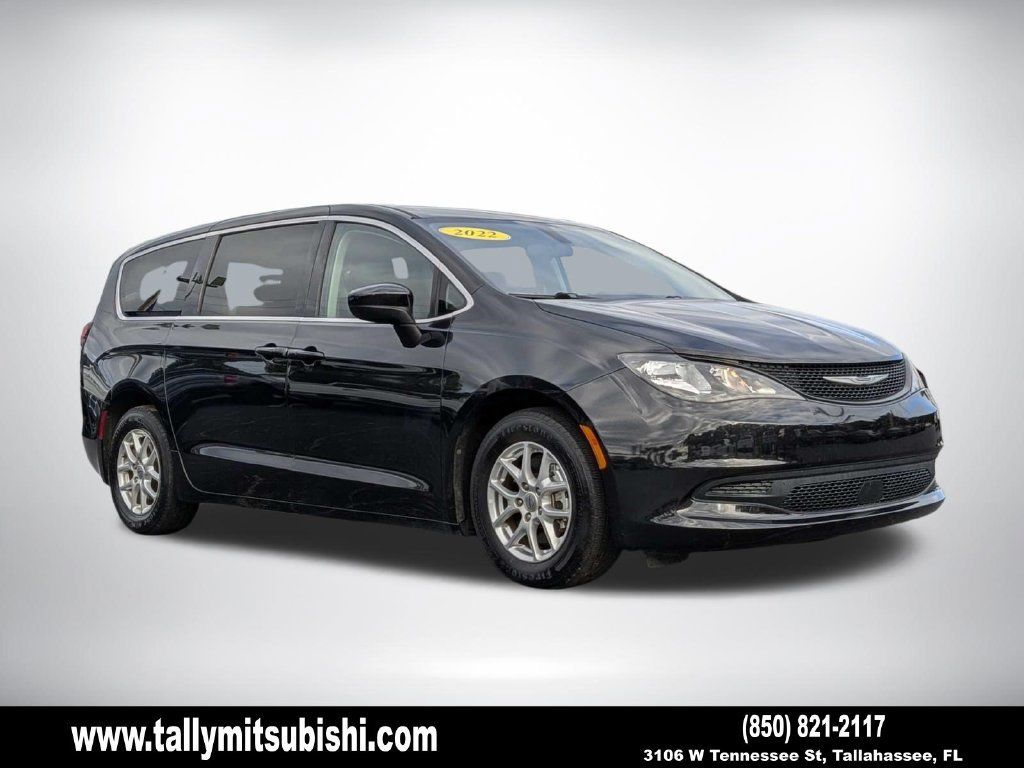Used 2022 Chrysler Voyager LX FWD image 1