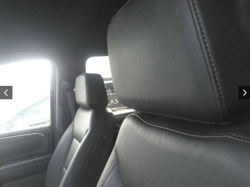 Used 2024 Chevrolet Suburban LT image 15