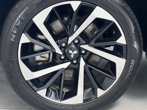 Used 2023 Mitsubishi Outlander SE image 76