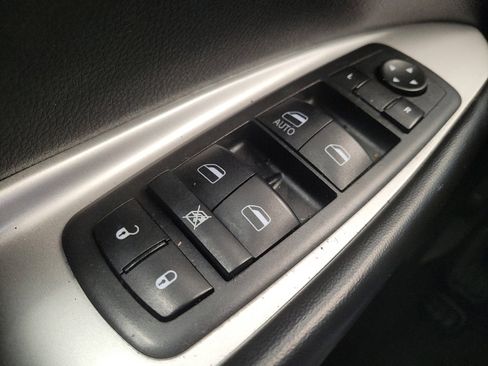 Used 2019 Dodge Journey SE FWD image 27
