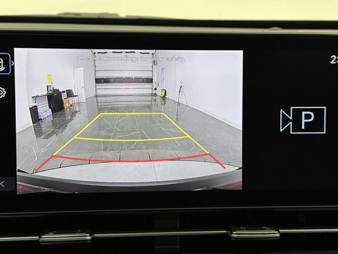 Used 2025 Hyundai Kona SEL image 19