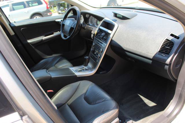 Used 2010 Volvo XC60 T6 AWD/4WD image 25