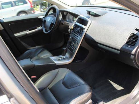 Used 2010 Volvo XC60 T6 AWD/4WD image 25