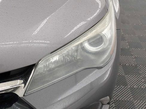 Used 2017 Toyota Camry XSE w/ Moonroof Package image 10