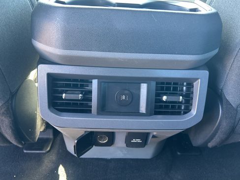 Used 2024 Ford F250 XLT w/ FX4 Off-Road Package AWD/4WD image 15