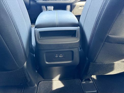 Used 2025 Nissan Pathfinder S image 23