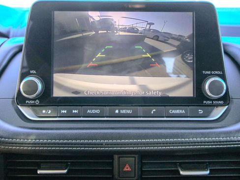 Used 2024 Nissan Rogue SV FWD image 25