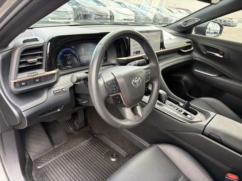 Used 2023 Toyota Crown AWD/4WD image 12