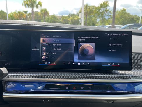 Used 2023 BMW i7 xDrive60 w/ Executive Package 2 AWD/4WD image 23