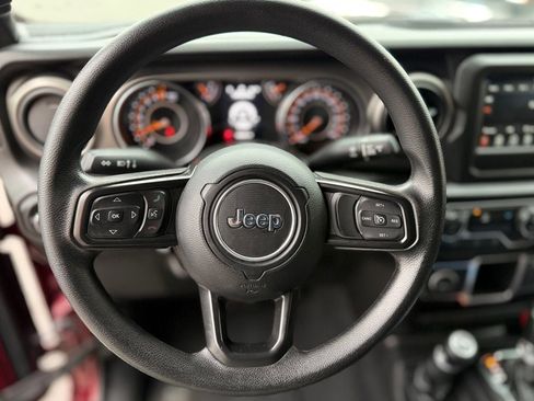 Used 2022 Jeep Gladiator Sport AWD/4WD image 6