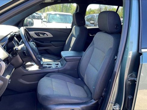 Used 2022 Chevrolet Traverse LT FWD image 32