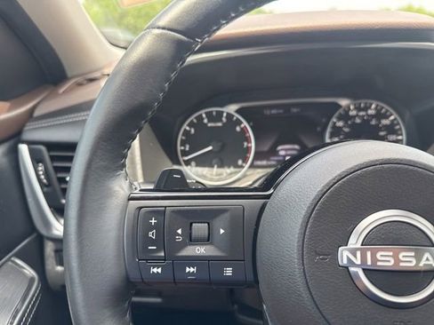 Used 2023 Nissan Rogue SV w/ SV Premium B Package FWD image 8