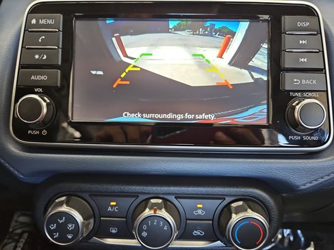 Used 2025 Nissan Versa SV FWD image 11